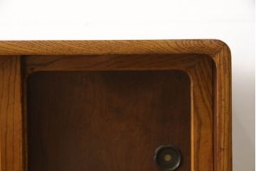 茶箪笥を綺麗に再生!高品質リペアを施し、元の色をベースに着色仕上げ。