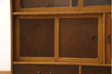 茶箪笥を綺麗に再生!高品質リペアを施し、元の色をベースに着色仕上げ。