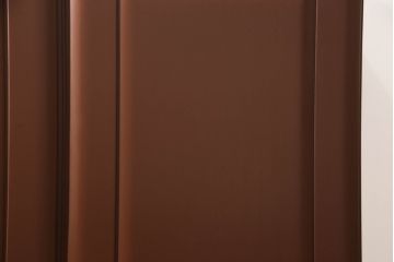 衣装箪笥を上下に分けて2つの箪笥にリメイク!上段は台輪を取り付け。下段はヒノキ無垢材の天板を取り付け。どちらもシナモンブラウンにペイント仕上げ。