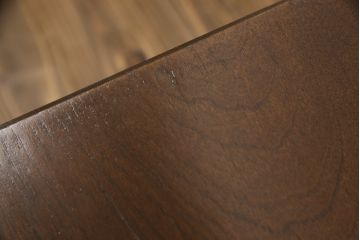 ドレッサーを綺麗に再生!高品質リペアを施し、鏡を交換。開き戸右側にはトレーを製作。天板は塗装を剥離し、グラデーションカラーになるよう再塗装。