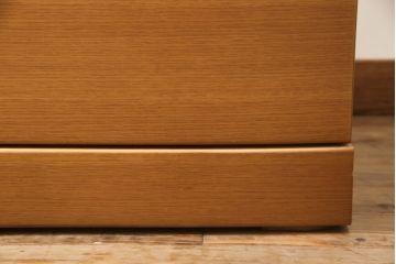 整理箪笥を上下に分けて2つの箪笥にリメイク!上段には台輪を取り付け。下段は同デザインの別の箪笥の天板を移設。
