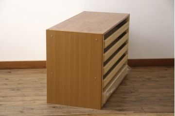 和箪笥の上段を衣装棚にリメイク!扉と天板を取り外し、衣装盆が前に出るよう側面奥行きをカット。