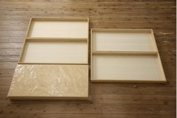 和箪笥の上段を衣装棚にリメイク!扉と天板を取り外し、衣装盆が前に出るよう側面奥行きをカット。