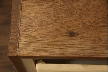 和箪笥の上段を衣装棚にリメイク!扉と天板を取り外し、衣装盆が前に出るよう側面奥行きをカット。