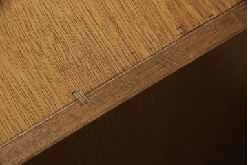 和箪笥の上段を衣装棚にリメイク!扉と天板を取り外し、衣装盆が前に出るよう側面奥行きをカット。