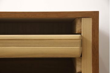 和箪笥の上段を衣装棚にリメイク!扉と天板を取り外し、衣装盆が前に出るよう側面奥行きをカット。