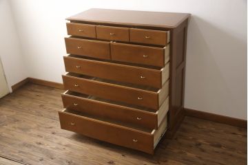 ハイチェストをローボードとチェストにリメイク!上から3段は天板を取り外し台輪を付けてローボードに。下段は上段の天板を移設しチェストに。