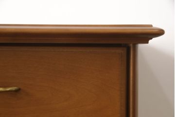 ハイチェストをローボードとチェストにリメイク!上から3段は天板を取り外し台輪を付けてローボードに。下段は上段の天板を移設しチェストに。