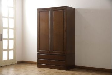 ワードローブを使いやすいサイズにリメイク!ご希望に合わせて横幅を小さくリサイズ。左側板も移設して小ぶりなワードローブに。