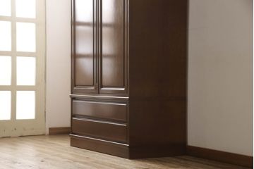 ワードローブを使いやすいサイズにリメイク!ご希望に合わせて横幅を小さくリサイズ。左側板も移設して小ぶりなワードローブに。