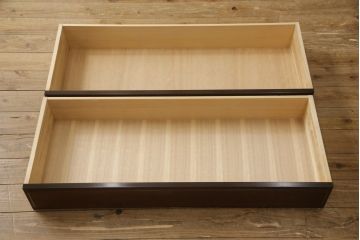 ワードローブを使いやすいサイズにリメイク!ご希望に合わせて横幅を小さくリサイズ。左側板も移設して小ぶりなワードローブに。