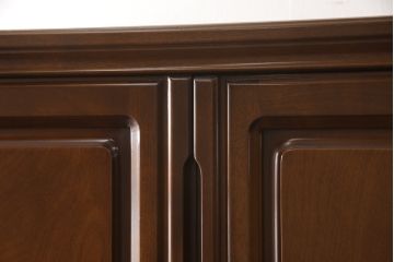 ワードローブを使いやすいサイズにリメイク!ご希望に合わせて横幅を小さくリサイズ。左側板も移設して小ぶりなワードローブに。