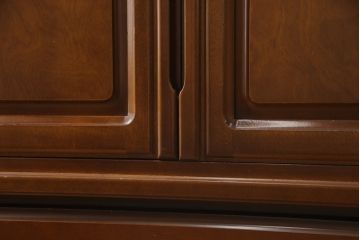 ワードローブを使いやすいサイズにリメイク!ご希望に合わせて横幅を小さくリサイズ。左側板も移設して小ぶりなワードローブに。