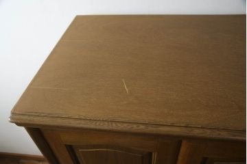 ワードローブを小さくリメイク!横幅を半分に、高さを内側の引き出し分低くリサイズ。ワントーン落ち着いた色に着色仕上げ。
