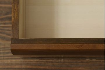 和箪笥をベッド下収納にリメイク!前面は引き出しの前板を使用し、高さ・幅をリサイズ。キャスターを取り付けて現状をベースに着色仕上げ。