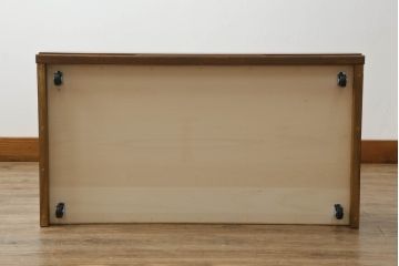和箪笥をベッド下収納にリメイク!前面は引き出しの前板を使用し、高さ・幅をリサイズ。キャスターを取り付けて現状をベースに着色仕上げ。
