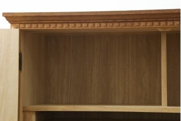 重ね箪笥の上段を低めの箪笥にリメイク!下段の台輪を移設し、ワントーン落ち着いた色に着色仕上げ。