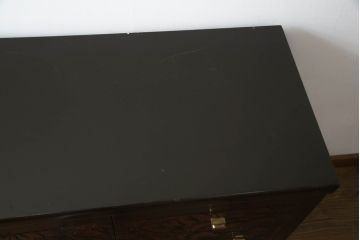 箪笥を綺麗に再生!高品質リペアを施し、取っ手を修理。引き出しはスライドレール加工をし、より使いやすい箪笥に。
