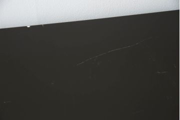 箪笥を綺麗に再生!高品質リペアを施し、取っ手を修理。引き出しはスライドレール加工をし、より使いやすい箪笥に。