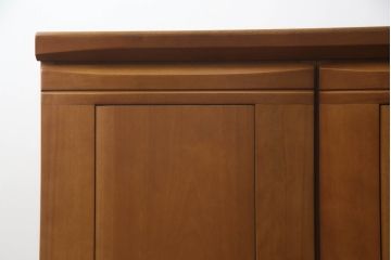 洋服箪笥を戸棚にリメイク!高さをカットし天板を強化。内部の鏡やネクタイ掛け等を取り外し、棚を追加。