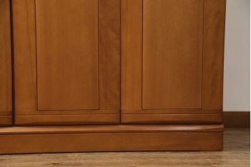 洋服箪笥を戸棚にリメイク!高さをカットし天板を強化。内部の鏡やネクタイ掛け等を取り外し、棚を追加。
