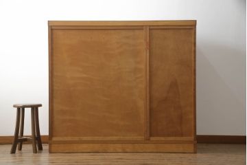 洋服箪笥を戸棚にリメイク!高さをカットし天板を強化。内部の鏡やネクタイ掛け等を取り外し、棚を追加。