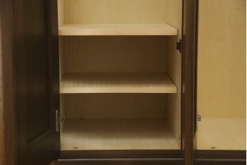 ワードローブを綺麗に再生!高品質リペアを施し、防カビ材を塗布して仕上げ。