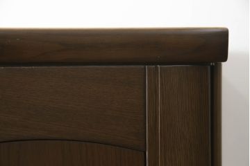 ワードローブを綺麗に再生!高品質リペアを施し、防カビ材を塗布して仕上げ。