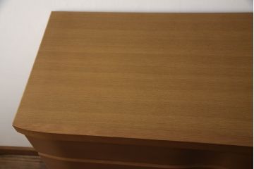 洋タンスをコンパクトにリメイク!最下段の引き出しをカットし、高さと奥行詰め。脚を新たに取り付け、元のお色をベースに着色して仕上げ。