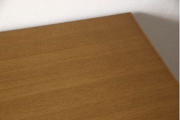 洋タンスをコンパクトにリメイク!最下段の引き出しをカットし、高さと奥行詰め。脚を新たに取り付け、元のお色をベースに着色して仕上げ。