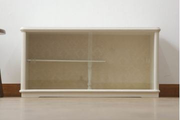 戸棚をペイントリメイク!ご希望サイズに幅を詰め、全体をアンティークホワイトでペイント。