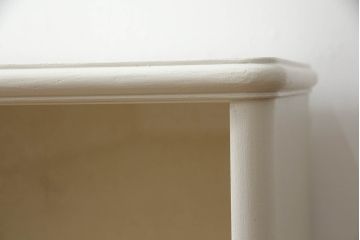 戸棚をペイントリメイク!ご希望サイズに幅を詰め、全体をアンティークホワイトでペイント。