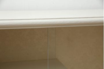 戸棚をペイントリメイク!ご希望サイズに幅を詰め、全体をアンティークホワイトでペイント。