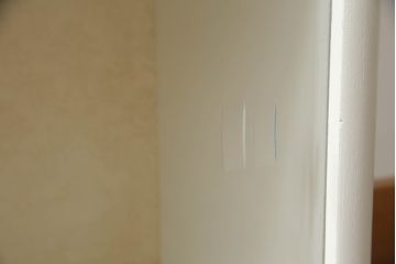 戸棚をペイントリメイク!ご希望サイズに幅を詰め、全体をアンティークホワイトでペイント。