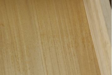 ブレザータンスの下段をチェストにリメイク!新たに天板と、引き出しにはスライドレールを取り付け。全体をアンティークホワイトにペイント。