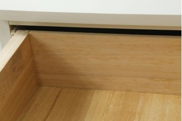 ブレザータンスの下段をチェストにリメイク!新たに天板と、引き出しにはスライドレールを取り付け。全体をアンティークホワイトにペイント。
