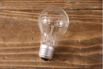 卓上照明を綺麗に再生!高品質リペアを施し、和紙を張り替え。断線したコードを新しいものに交換。