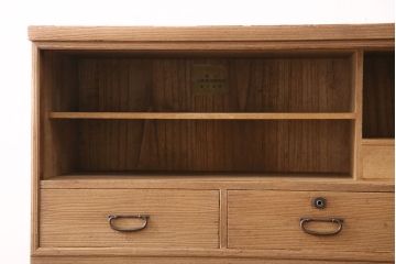 3段重ね桐箪笥を綺麗に再生!高品質リペアをし、指定箇所の金具を交換。蜜蝋ワックスで仕上げ。