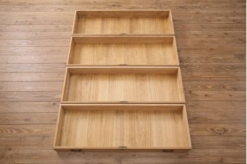3段重ね桐箪笥を綺麗に再生!高品質リペアをし、指定箇所の金具を交換。蜜蝋ワックスで仕上げ。