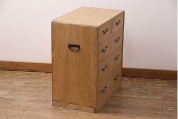 桐箪笥を綺麗に再生!高品質リペアをし、蜜蝋ワックスで仕上げ。