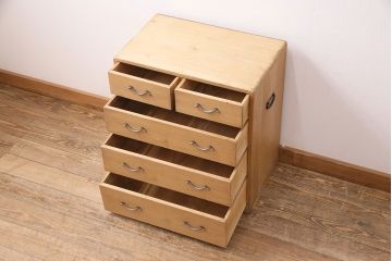 桐箪笥を綺麗に再生!高品質リペアをし、蜜蝋ワックスで仕上げ。