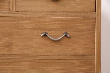 桐箪笥を綺麗に再生!高品質リペアをし、蜜蝋ワックスで仕上げ。