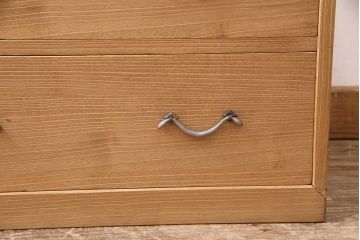 桐箪笥を綺麗に再生!高品質リペアをし、蜜蝋ワックスで仕上げ。