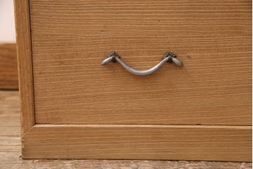 桐箪笥を綺麗に再生!高品質リペアをし、蜜蝋ワックスで仕上げ。