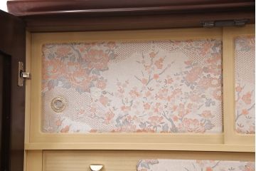 箪笥を綺麗に再生!水没した箪笥に高品質リペアを施し、使用できるように修理。
