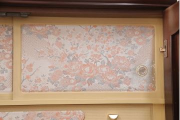 箪笥を綺麗に再生!水没した箪笥に高品質リペアを施し、使用できるように修理。