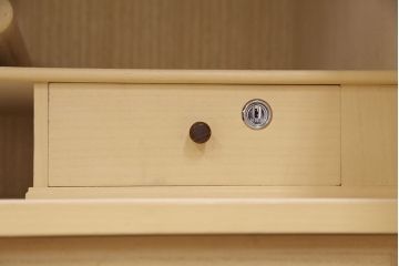 箪笥を綺麗に再生!水没した箪笥に高品質リペアを施し、使用できるように修理。