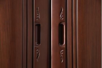 箪笥を綺麗に再生!水没した箪笥に高品質リペアを施し、使用できるように修理。