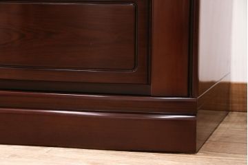 箪笥を綺麗に再生!水没した箪笥に高品質リペアを施し、使用できるように修理。