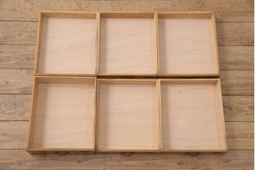 小引き出しを綺麗に再生!高品質リペアを施し、割れや傷みのある部分は新材に入れ替え、元の雰囲気を損なわないよう仕上げ。
